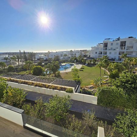 Nice 2 Bedroom Bali Apartment With Sea Views トレビエハ エクステリア 写真