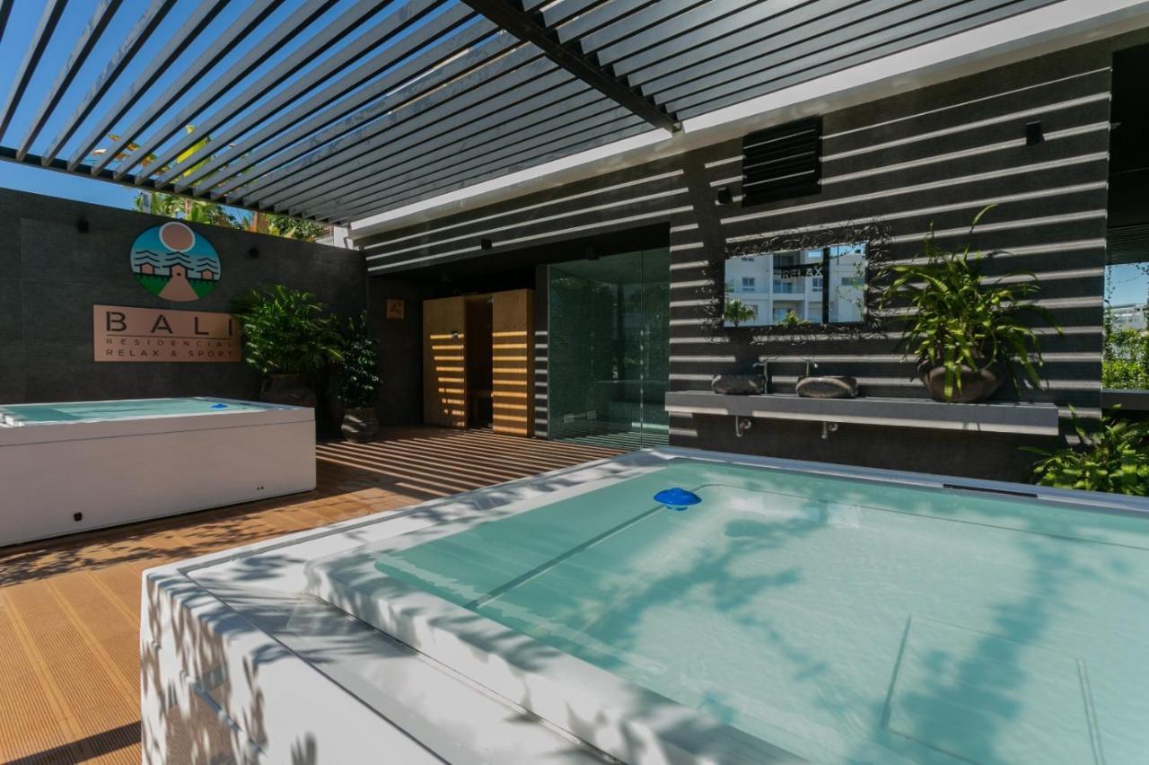 Nice 2 Bedroom Bali Apartment With Sea Views トレビエハ エクステリア 写真