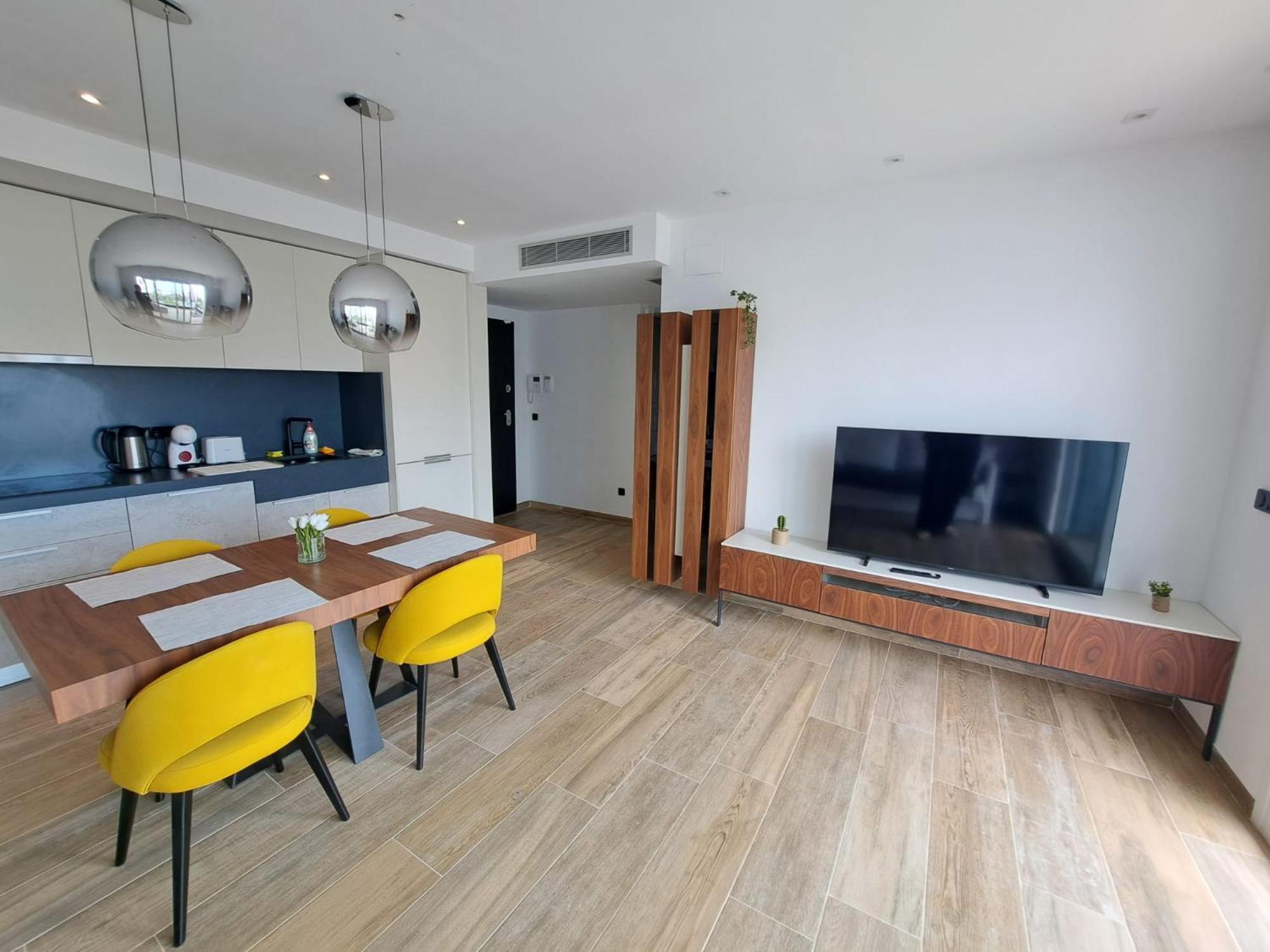 Nice 2 Bedroom Bali Apartment With Sea Views トレビエハ エクステリア 写真