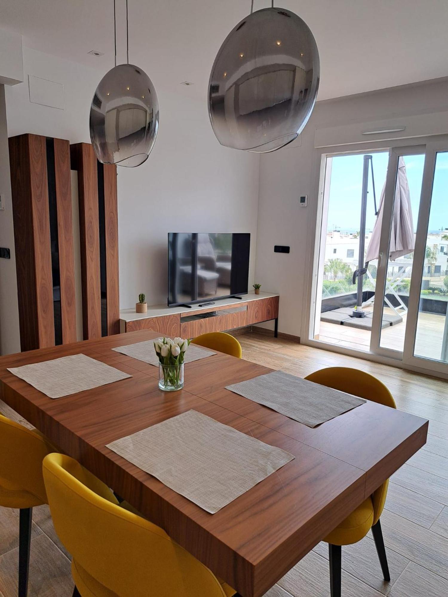 Nice 2 Bedroom Bali Apartment With Sea Views トレビエハ エクステリア 写真