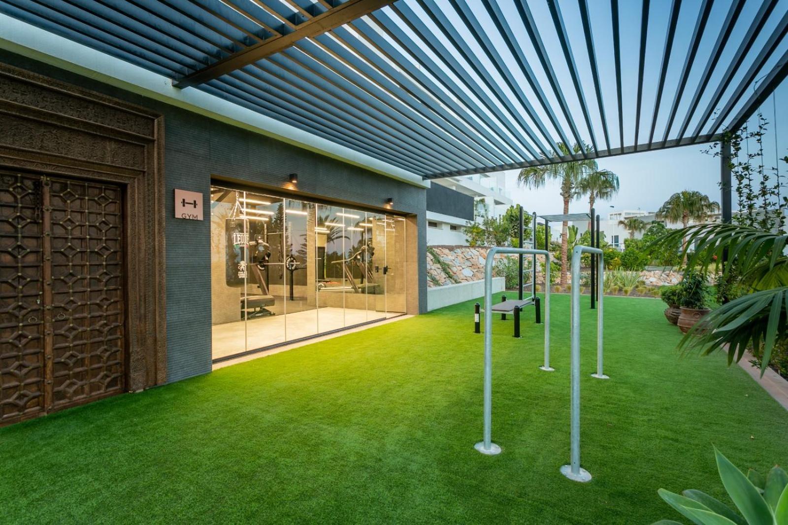 Nice 2 Bedroom Bali Apartment With Sea Views トレビエハ エクステリア 写真