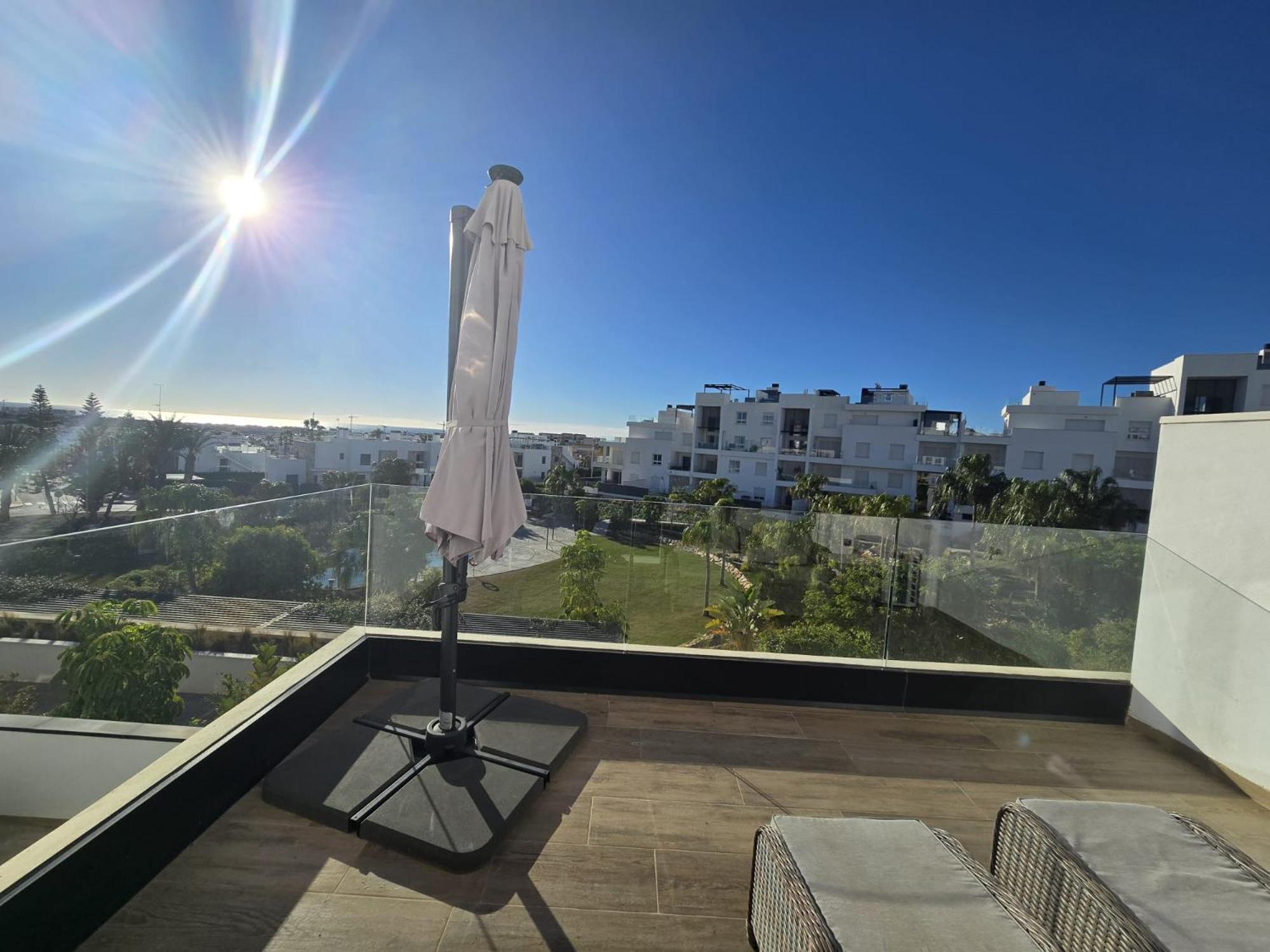 Nice 2 Bedroom Bali Apartment With Sea Views トレビエハ エクステリア 写真